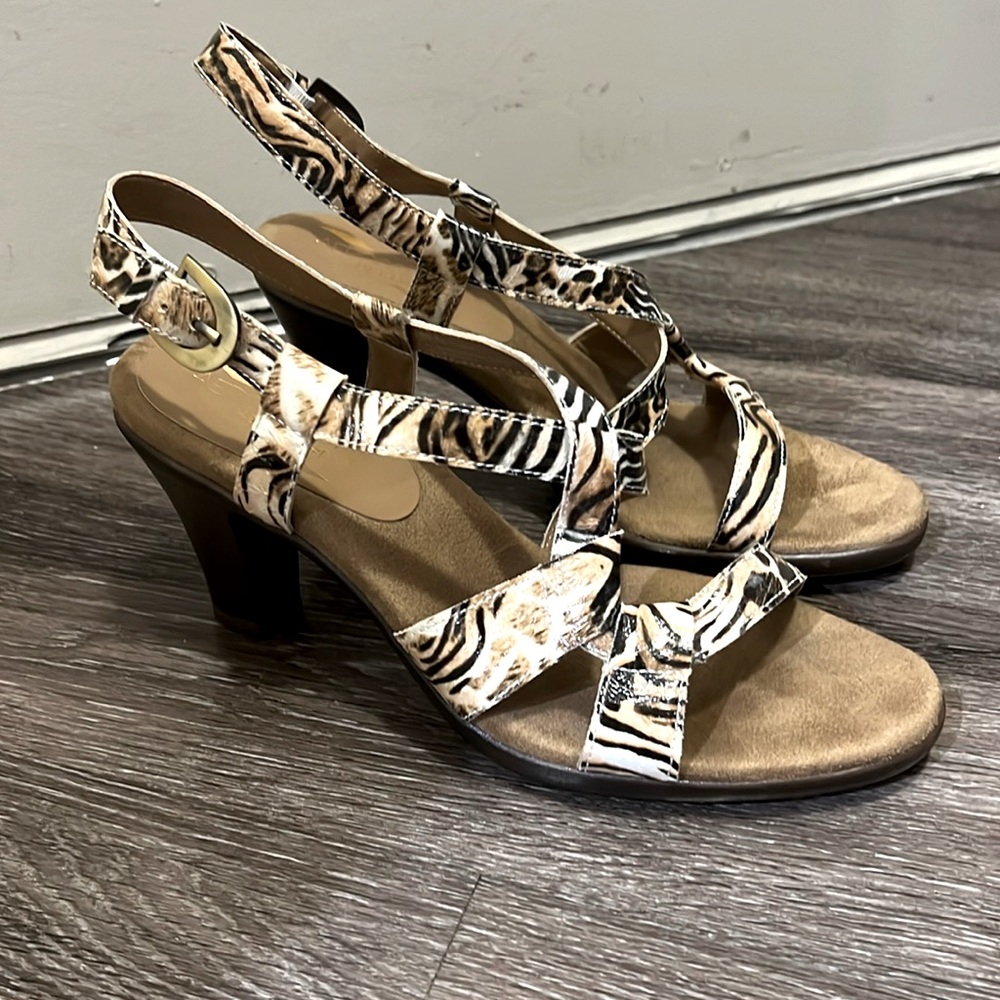 Aerosoles Heel Rest sandals-size 8